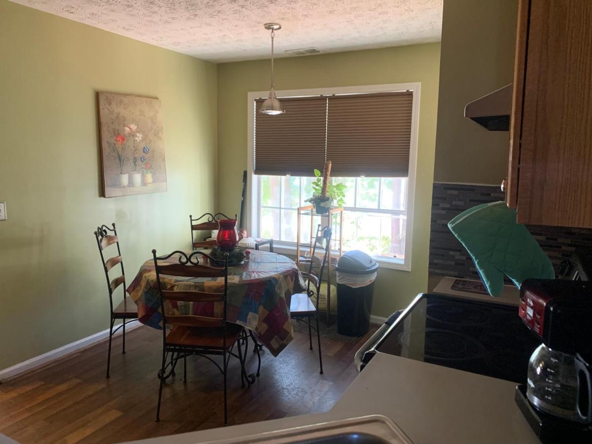 Captivating Home Near Downtown Atl Conley Екстер'єр фото
